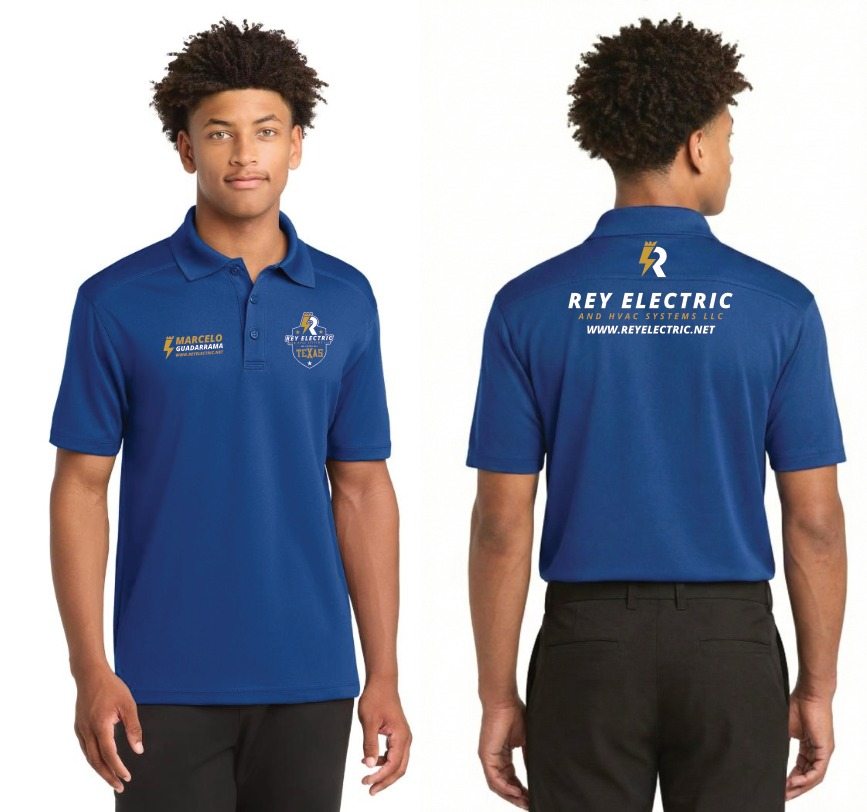 Polo azul rey de Rey Electric, frente con nombre bordado y escudo, y espalda con el logo