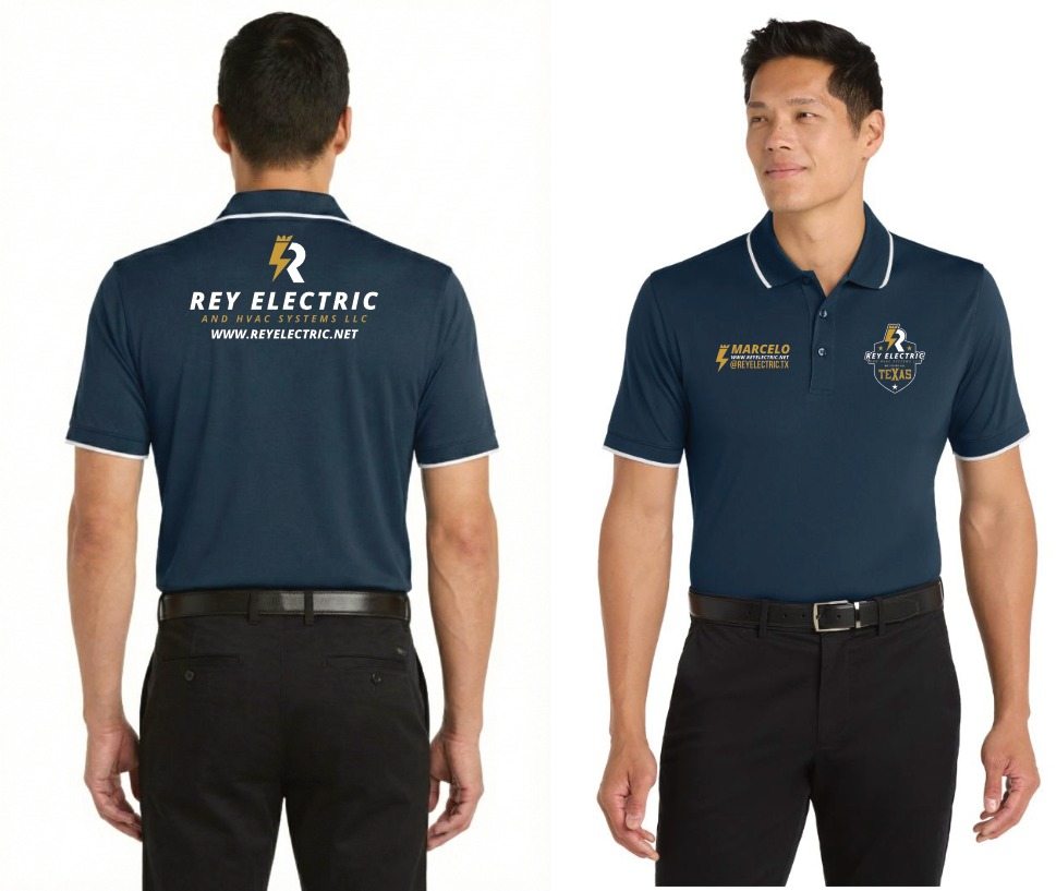 Polo azul marino de Rey Electric con ribete blanco, espalda y frente con nombre bordado y escudo